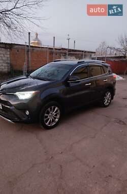 Внедорожник / Кроссовер Toyota RAV4 2016 в Первомайске