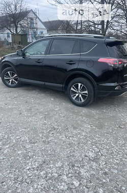 Внедорожник / Кроссовер Toyota RAV4 2016 в 
