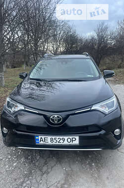 Внедорожник / Кроссовер Toyota RAV4 2016 в 