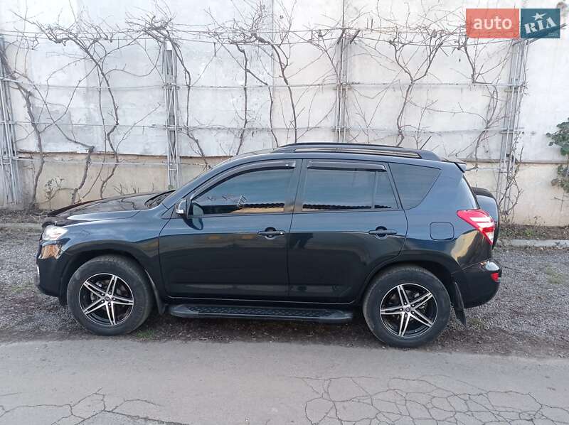 Позашляховик / Кросовер Toyota RAV4 2010 в Одесі