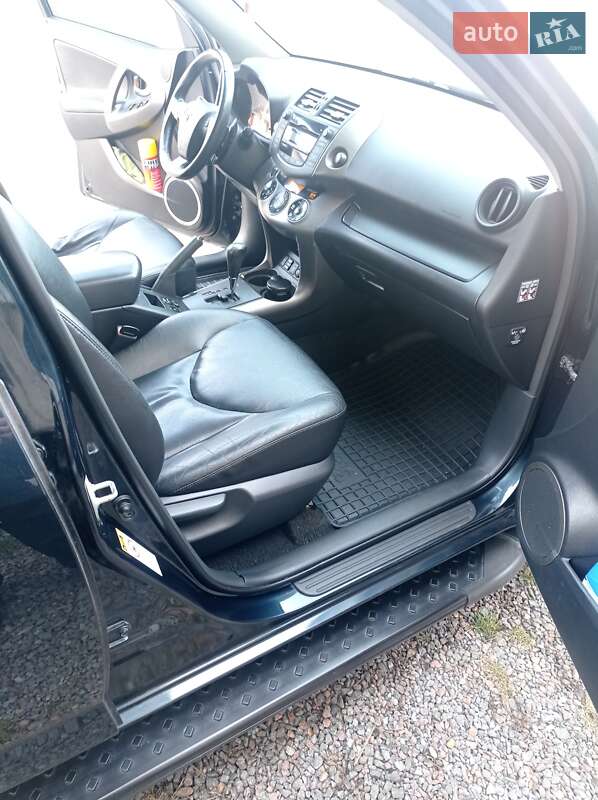 Позашляховик / Кросовер Toyota RAV4 2010 в Одесі