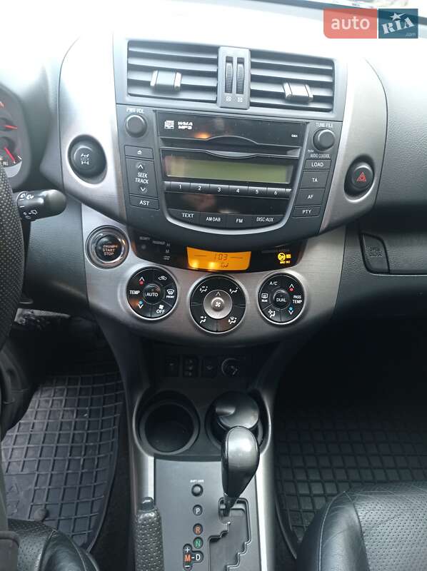 Позашляховик / Кросовер Toyota RAV4 2010 в Одесі