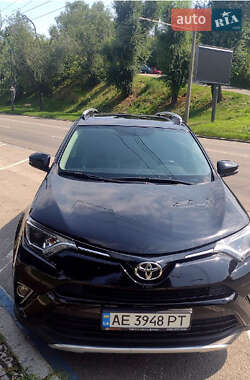 Внедорожник / Кроссовер Toyota RAV4 2015 в Луцке