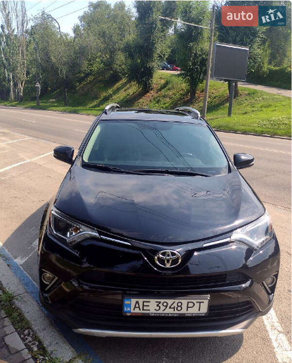Внедорожник / Кроссовер Toyota RAV4 2015 в Луцке