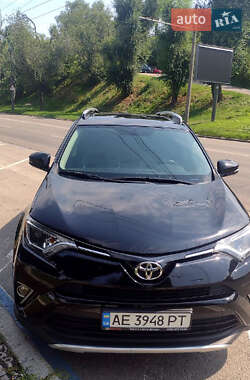 Внедорожник / Кроссовер Toyota RAV4 2015 в Луцке