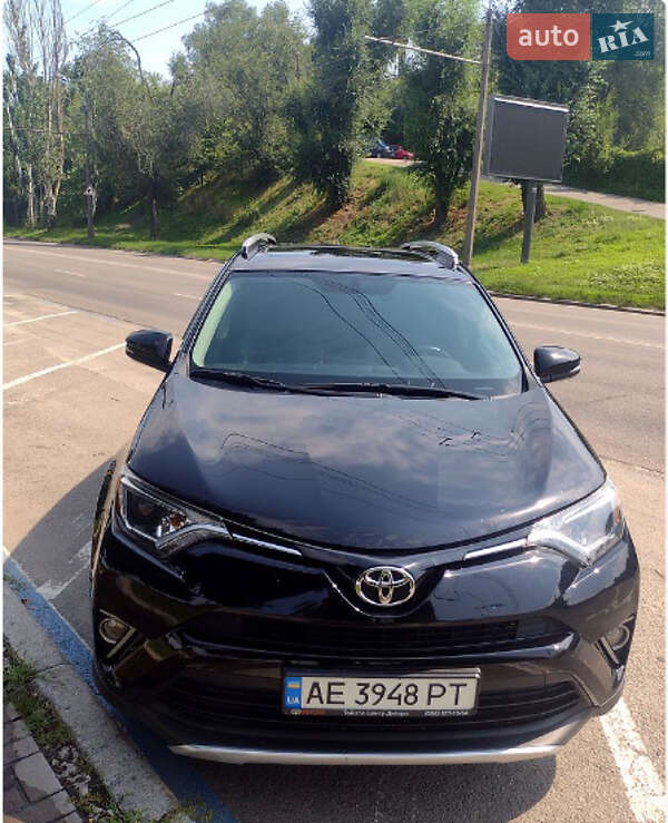Внедорожник / Кроссовер Toyota RAV4 2015 в Луцке