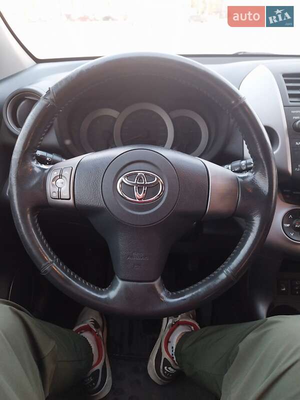 Позашляховик / Кросовер Toyota RAV4 2006 в Харкові