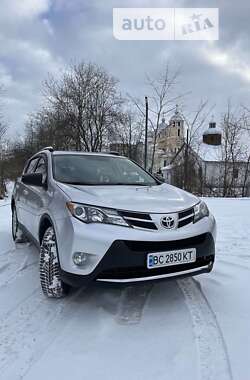 Внедорожник / Кроссовер Toyota RAV4 2015 в Дрогобыче