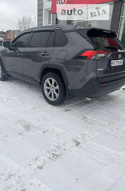 Позашляховик / Кросовер Toyota RAV4 2020 в Харкові