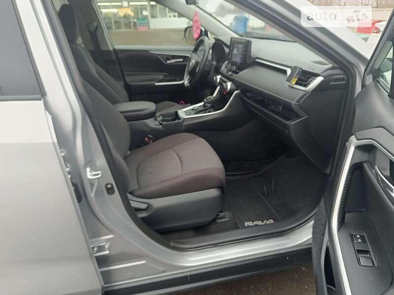 Внедорожник / Кроссовер Toyota RAV4 2020 в Одессе