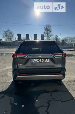 Позашляховик / Кросовер Toyota RAV4 2022 в Львові