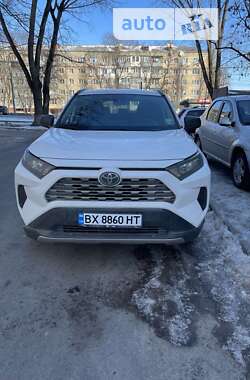 Внедорожник / Кроссовер Toyota RAV4 2021 в Хмельницком