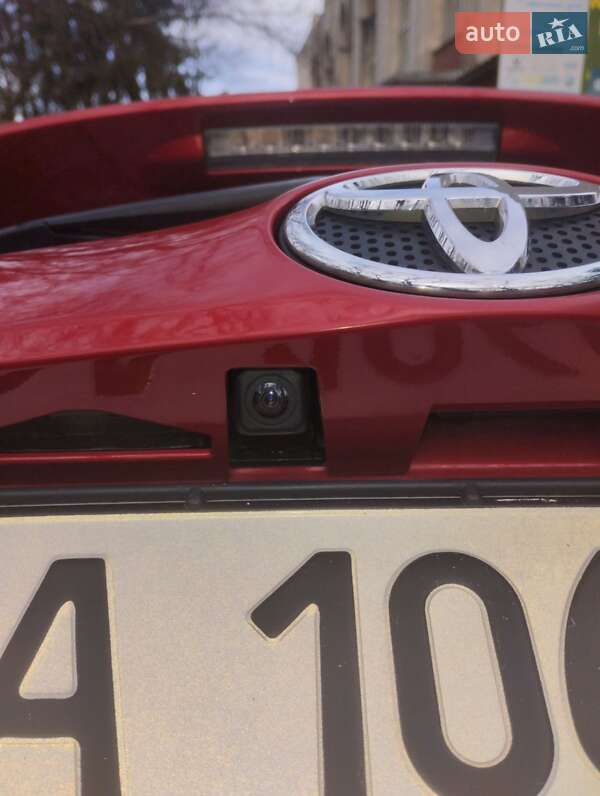 Позашляховик / Кросовер Toyota RAV4 2017 в Умані