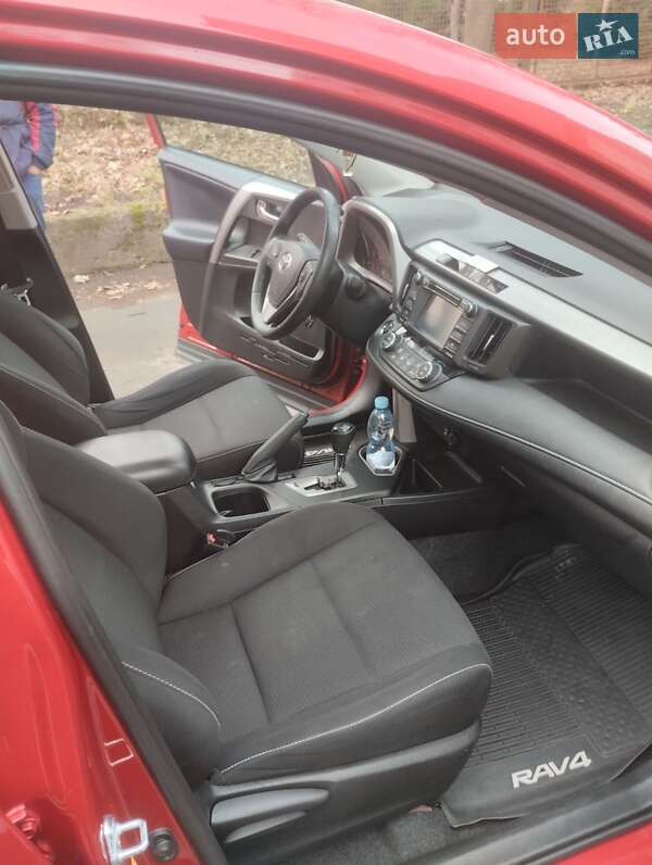 Позашляховик / Кросовер Toyota RAV4 2017 в Умані