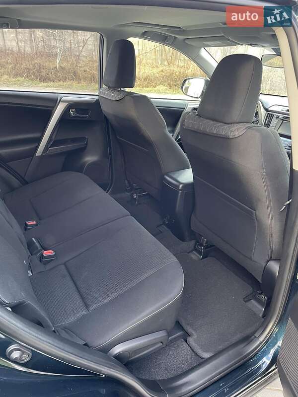 Позашляховик / Кросовер Toyota RAV4 2016 в Львові фото 17 Позашляховик / Кросовер Toyota RAV4 2016 в Львові