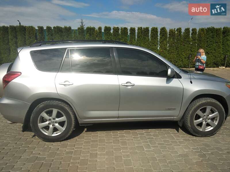 Внедорожник / Кроссовер Toyota RAV4 2006 в Хмельницком