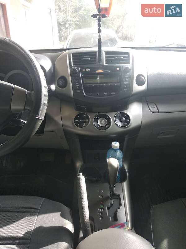 Внедорожник / Кроссовер Toyota RAV4 2006 в Хмельницком
