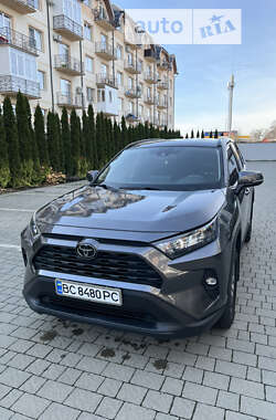 Внедорожник / Кроссовер Toyota RAV4 2018 в Ужгороде