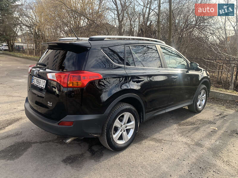 Внедорожник / Кроссовер Toyota RAV4 2013 в Жовкве