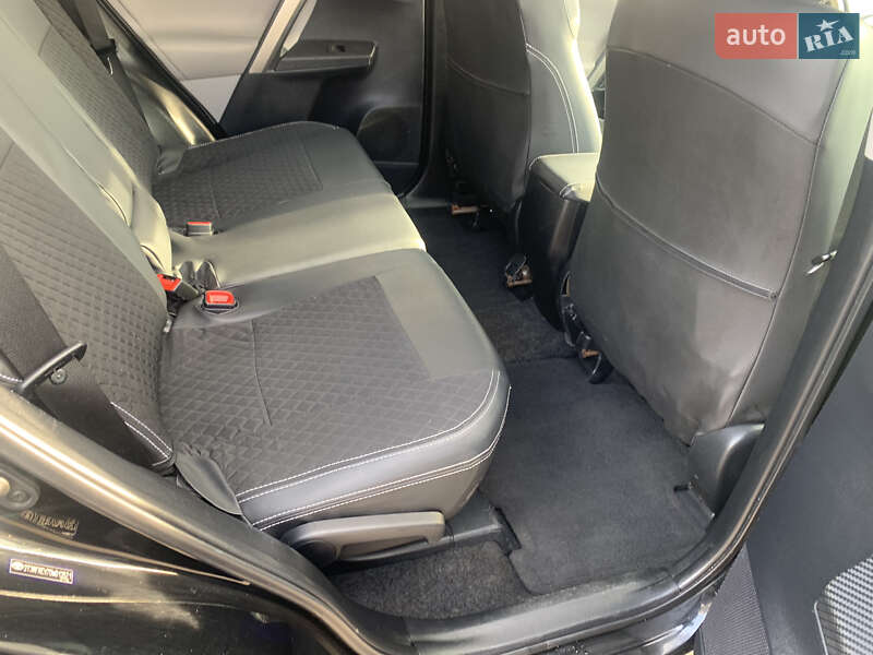 Внедорожник / Кроссовер Toyota RAV4 2013 в Жовкве