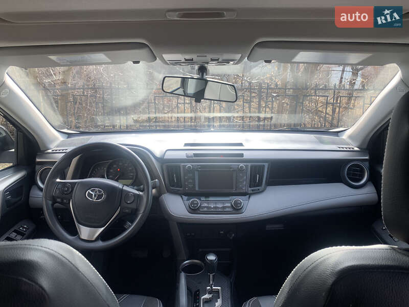 Внедорожник / Кроссовер Toyota RAV4 2013 в Жовкве