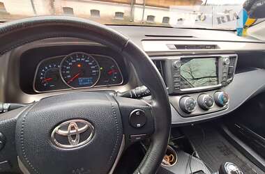 Внедорожник / Кроссовер Toyota RAV4 2014 в Чернигове