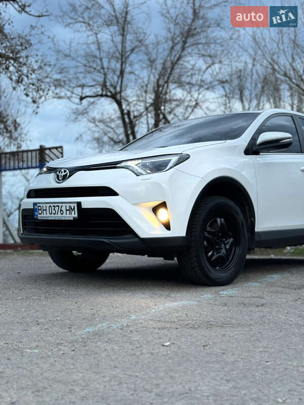 Позашляховик / Кросовер Toyota RAV4 2017 в Одесі