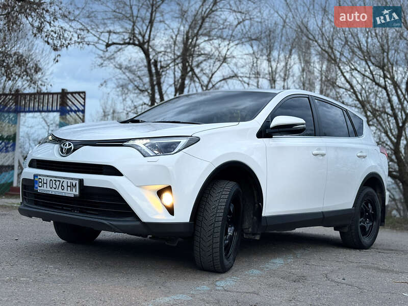 Позашляховик / Кросовер Toyota RAV4 2017 в Одесі