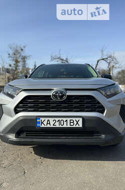 Внедорожник / Кроссовер Toyota RAV4 2019 в Киеве