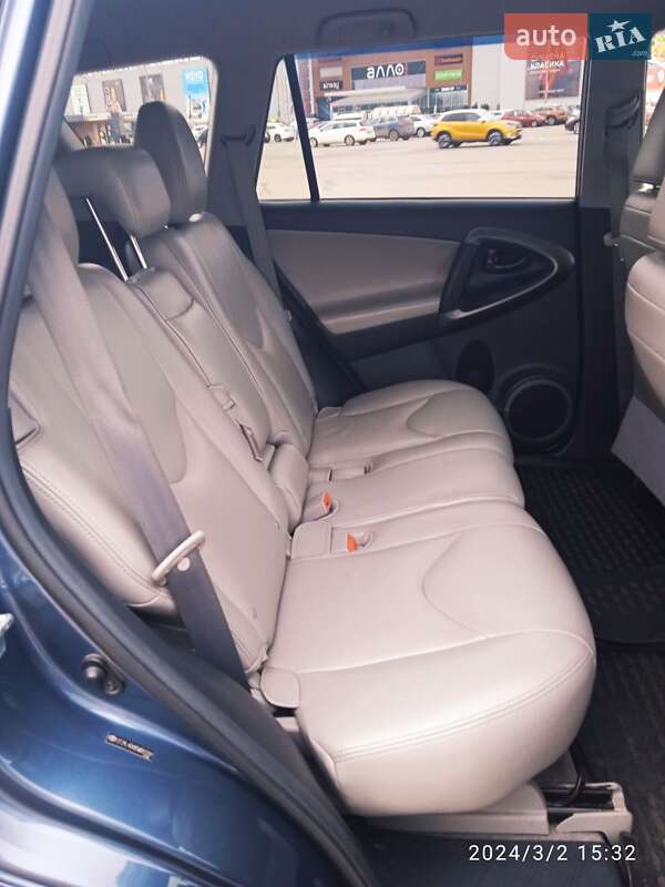 Внедорожник / Кроссовер Toyota RAV4 2012 в Одессе