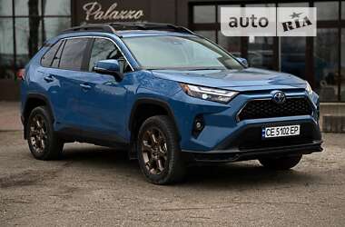 Позашляховик / Кросовер Toyota RAV4 2023 в Чернівцях