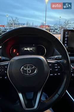 Внедорожник / Кроссовер Toyota RAV4 2019 в Львове