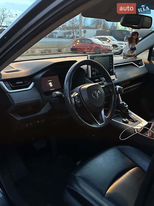 Позашляховик / Кросовер Toyota RAV4 2019 в Львові фото 4 Позашляховик / Кросовер Toyota RAV4 2019 в Львові