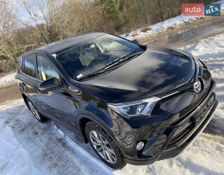 Внедорожник / Кроссовер Toyota RAV4 2018 в Бродах