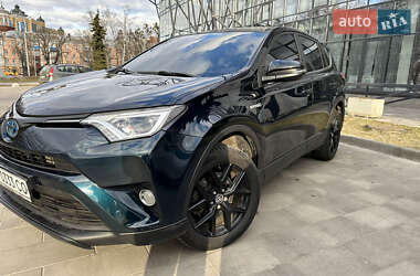 Позашляховик / Кросовер Toyota RAV4 2017 в Полтаві