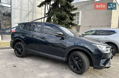 Позашляховик / Кросовер Toyota RAV4 2017 в Полтаві