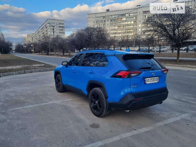 Внедорожник / Кроссовер Toyota RAV4 2019 в Харькове