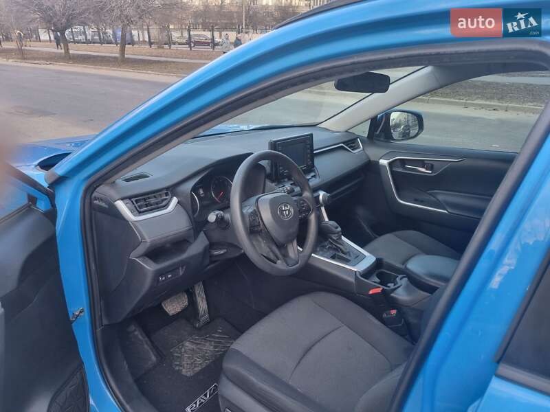 Внедорожник / Кроссовер Toyota RAV4 2019 в Харькове фото 5 Внедорожник / Кроссовер Toyota RAV4 2019 в Харькове