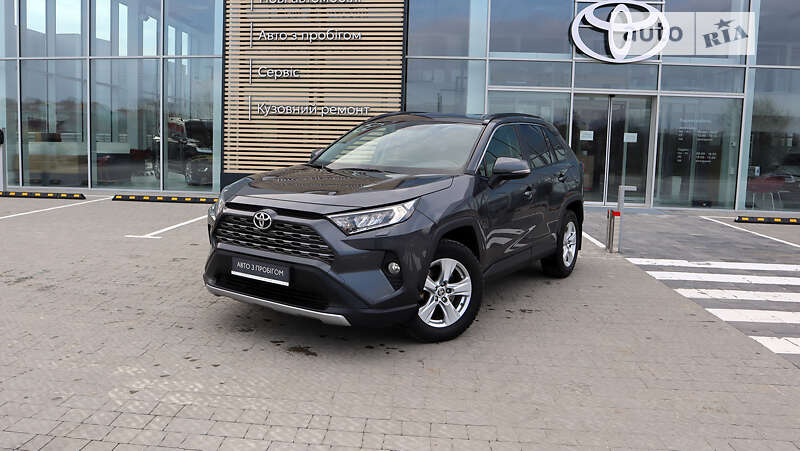 Внедорожник / Кроссовер Toyota RAV4 2019 в Ровно