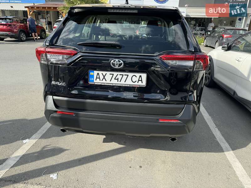 Позашляховик / Кросовер Toyota RAV4 2019 в Харкові