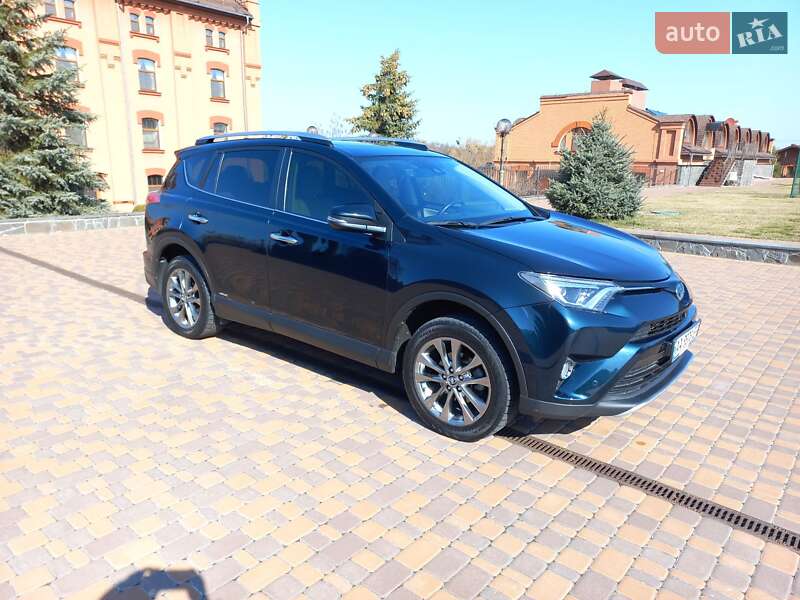 Позашляховик / Кросовер Toyota RAV4 2018 в Києві