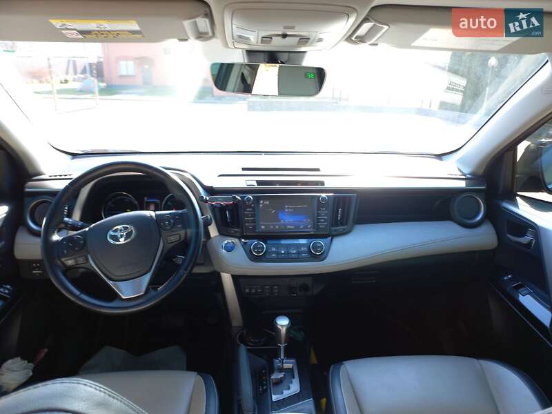 Позашляховик / Кросовер Toyota RAV4 2018 в Києві