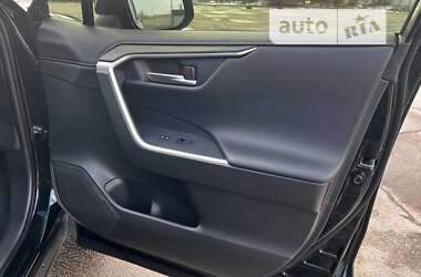 Внедорожник / Кроссовер Toyota RAV4 2019 в Кременчуге