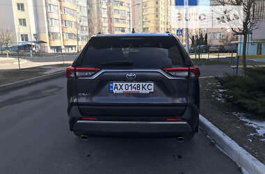 Внедорожник / Кроссовер Toyota RAV4 2021 в Харькове