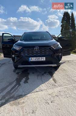 Позашляховик / Кросовер Toyota RAV4 2021 в 
