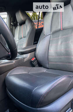 Внедорожник / Кроссовер Toyota RAV4 2021 в 