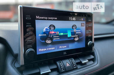 Внедорожник / Кроссовер Toyota RAV4 2021 в 