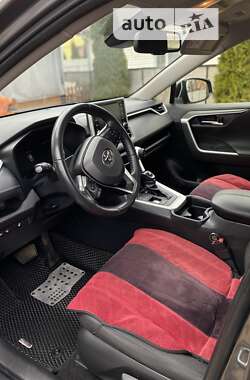 Внедорожник / Кроссовер Toyota RAV4 2020 в Хмельницком