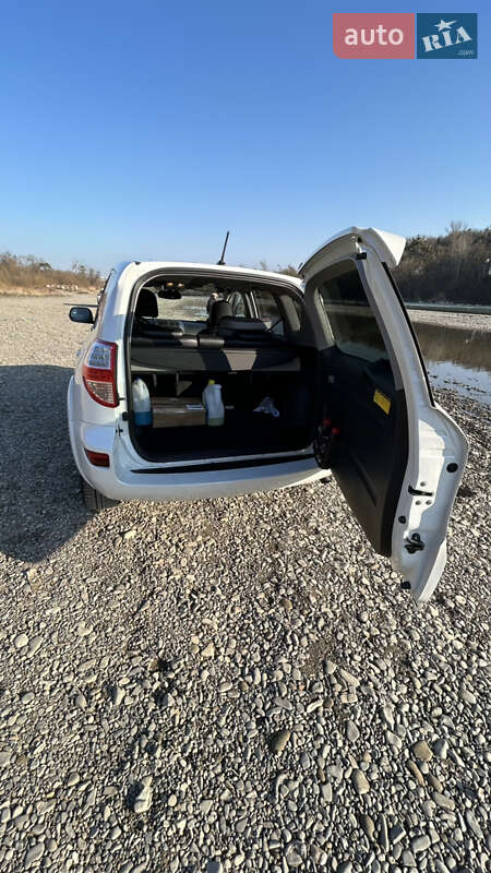 Позашляховик / Кросовер Toyota RAV4 2011 в Чернівцях фото 19 Позашляховик / Кросовер Toyota RAV4 2011 в Чернівцях