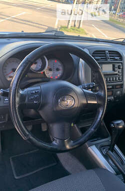 Позашляховик / Кросовер Toyota RAV4 2003 в Києві